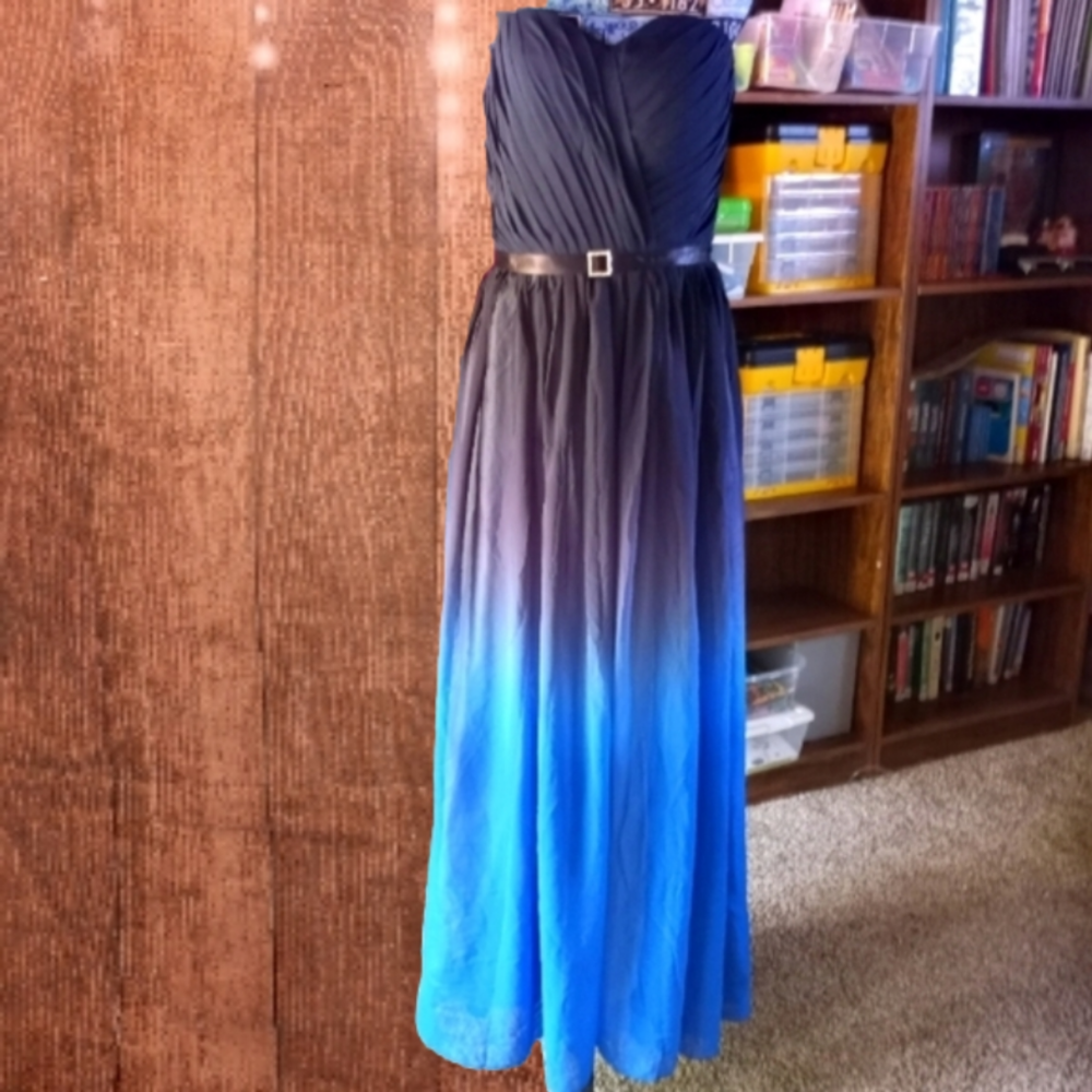 ENGERLA BLUE GRADIENT STRAPLESS MAXI DRESS SIZE 8 PROM DRESS
